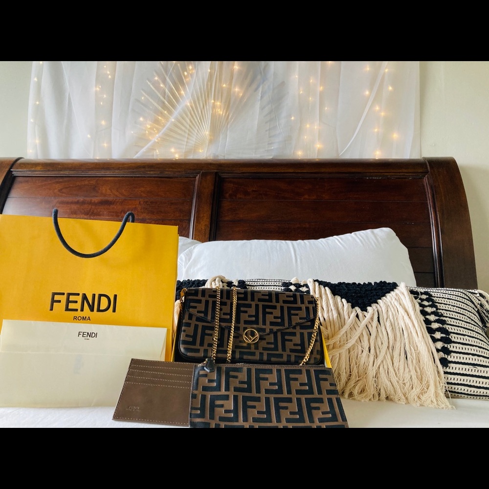 FENDI Wallet on Chain (3 piece)